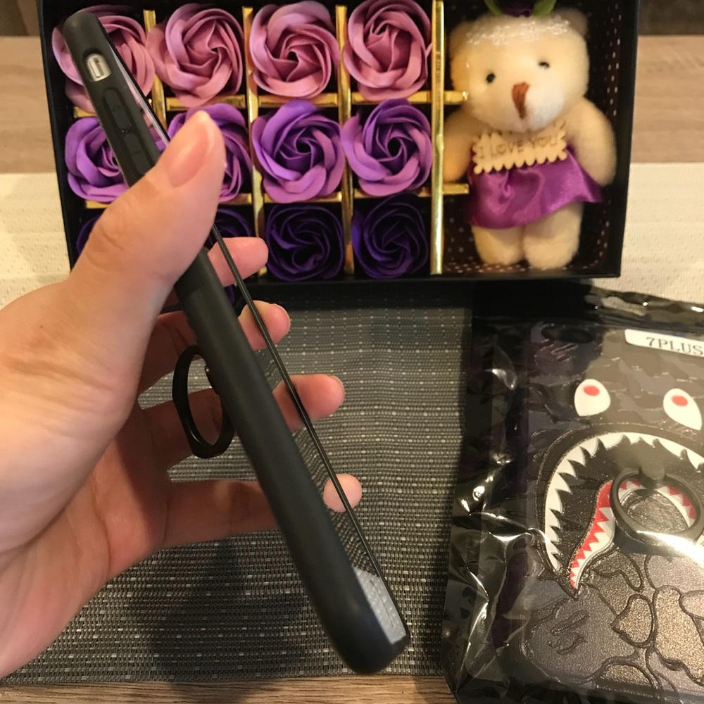 Iphone X/Xs Shark Case with Ring - Picture 3 of 4